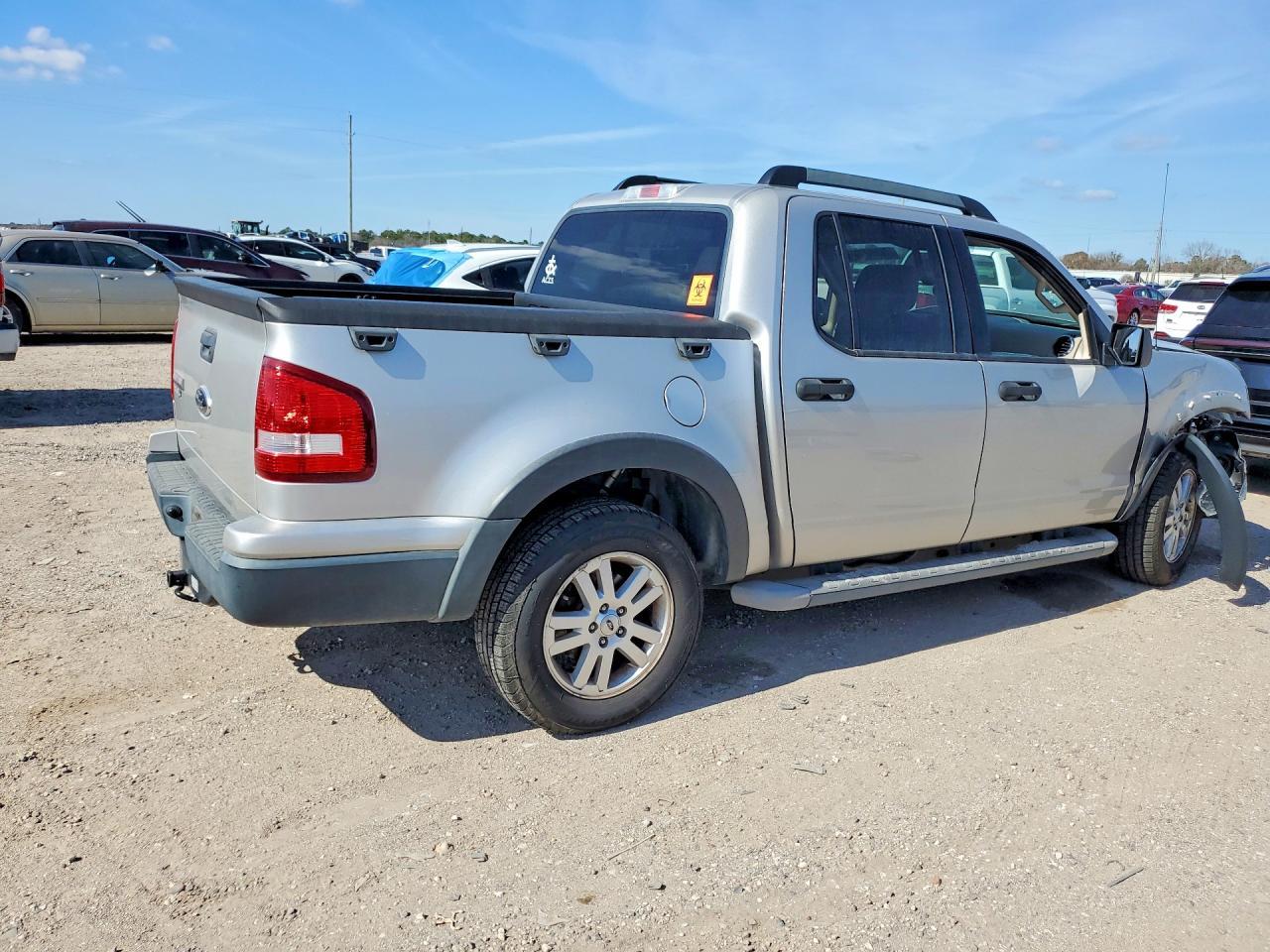2007 Ford Explorer Sport Trac Xlt - Image 3