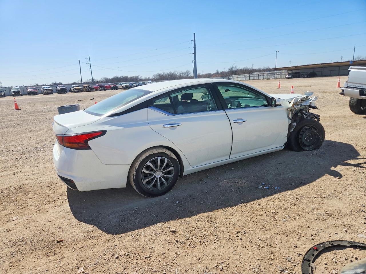2022 Nissan Altima S - Image 3