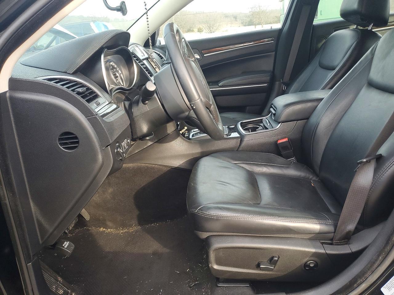 2015 Chrysler 300 Limited - Image 7