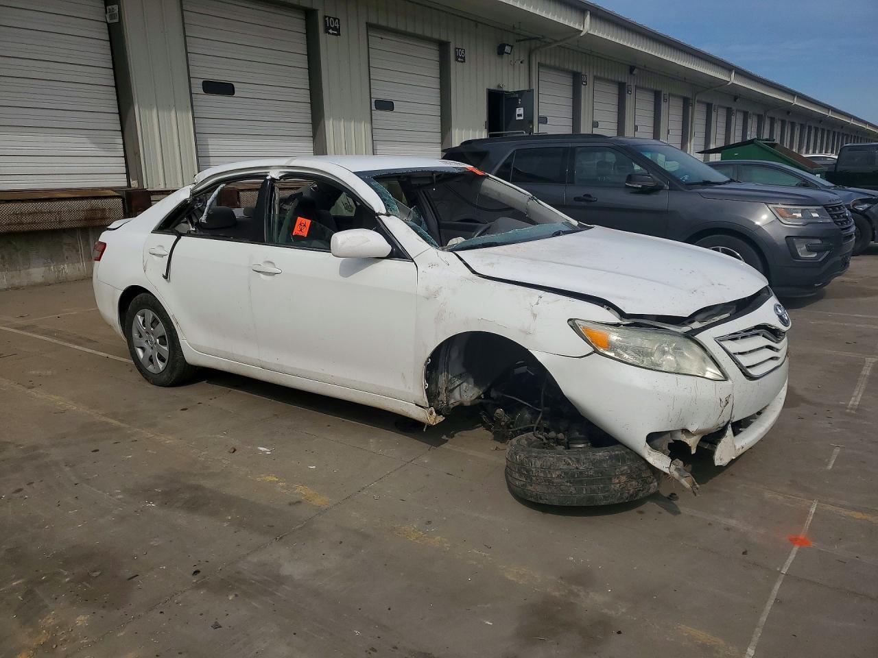 2010 Toyota Camry Le - Image 4