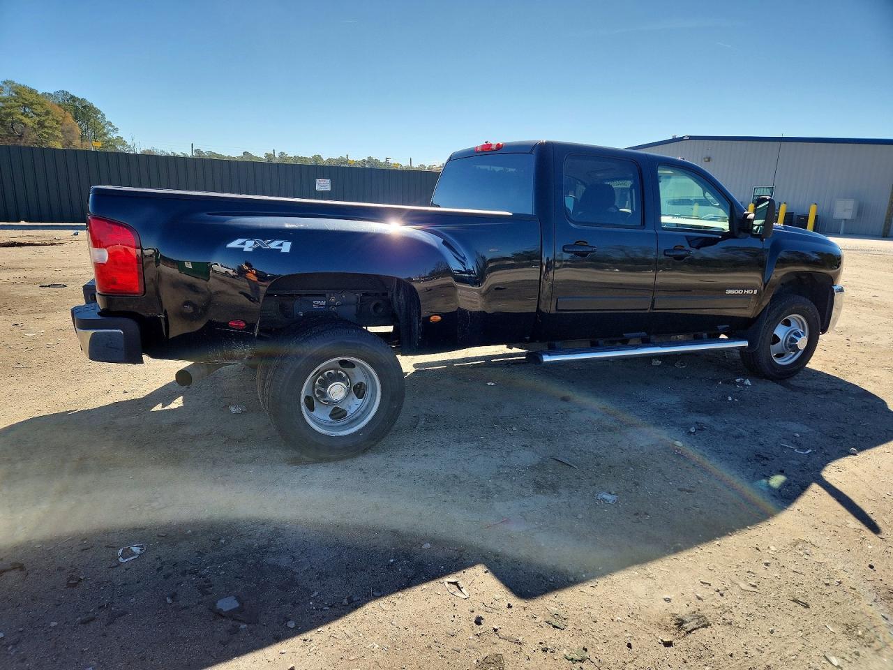 2008 Chevrolet Silverado K3500 - Image 4
