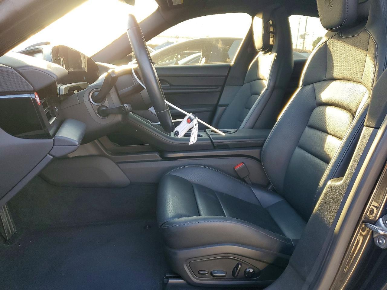 2021 Porsche Taycan 4S - Image 7