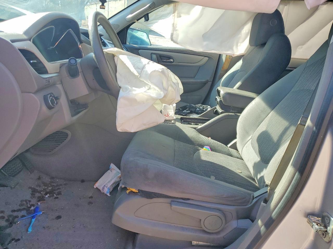 2016 Chevrolet Traverse Ls - Image 7