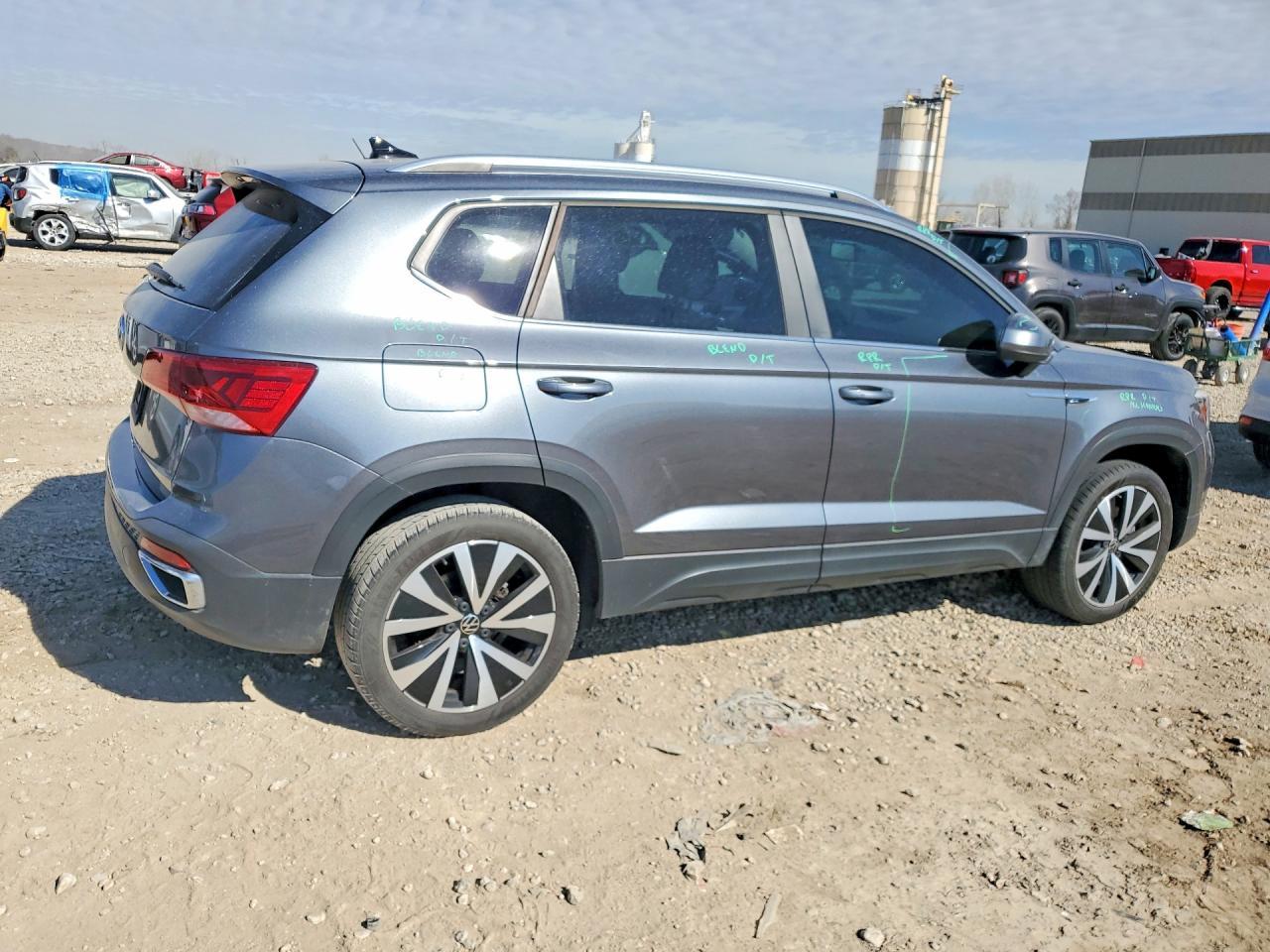 2022 Volkswagen Taos Se - Фото 3