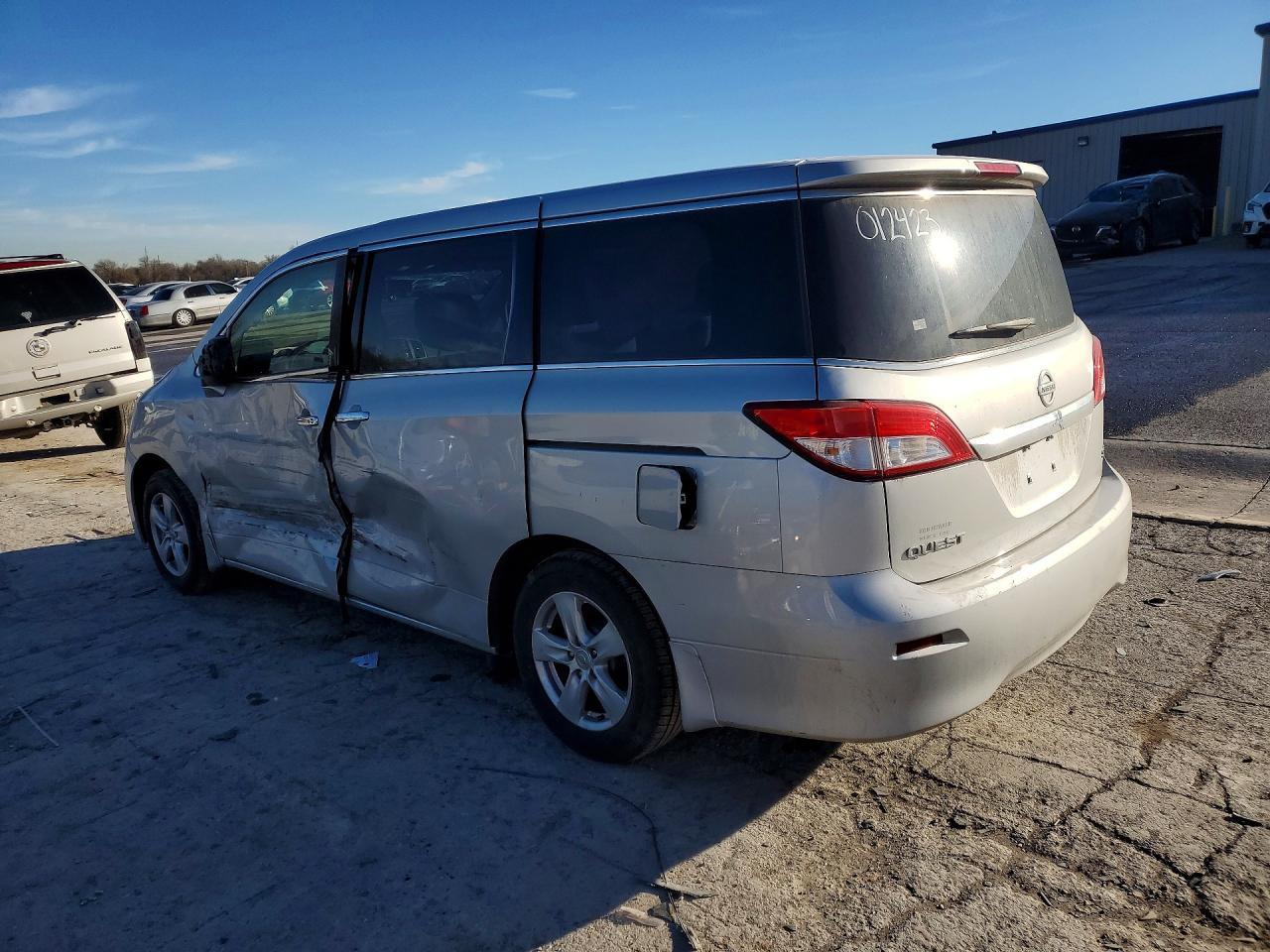 2011 Nissan Quest S - Image 2