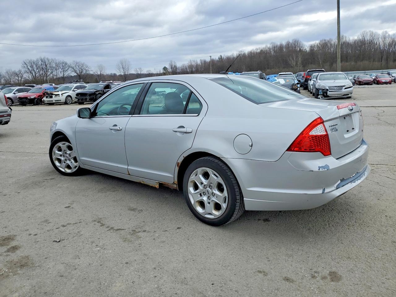 2010 Ford Fusion Se - Image 2