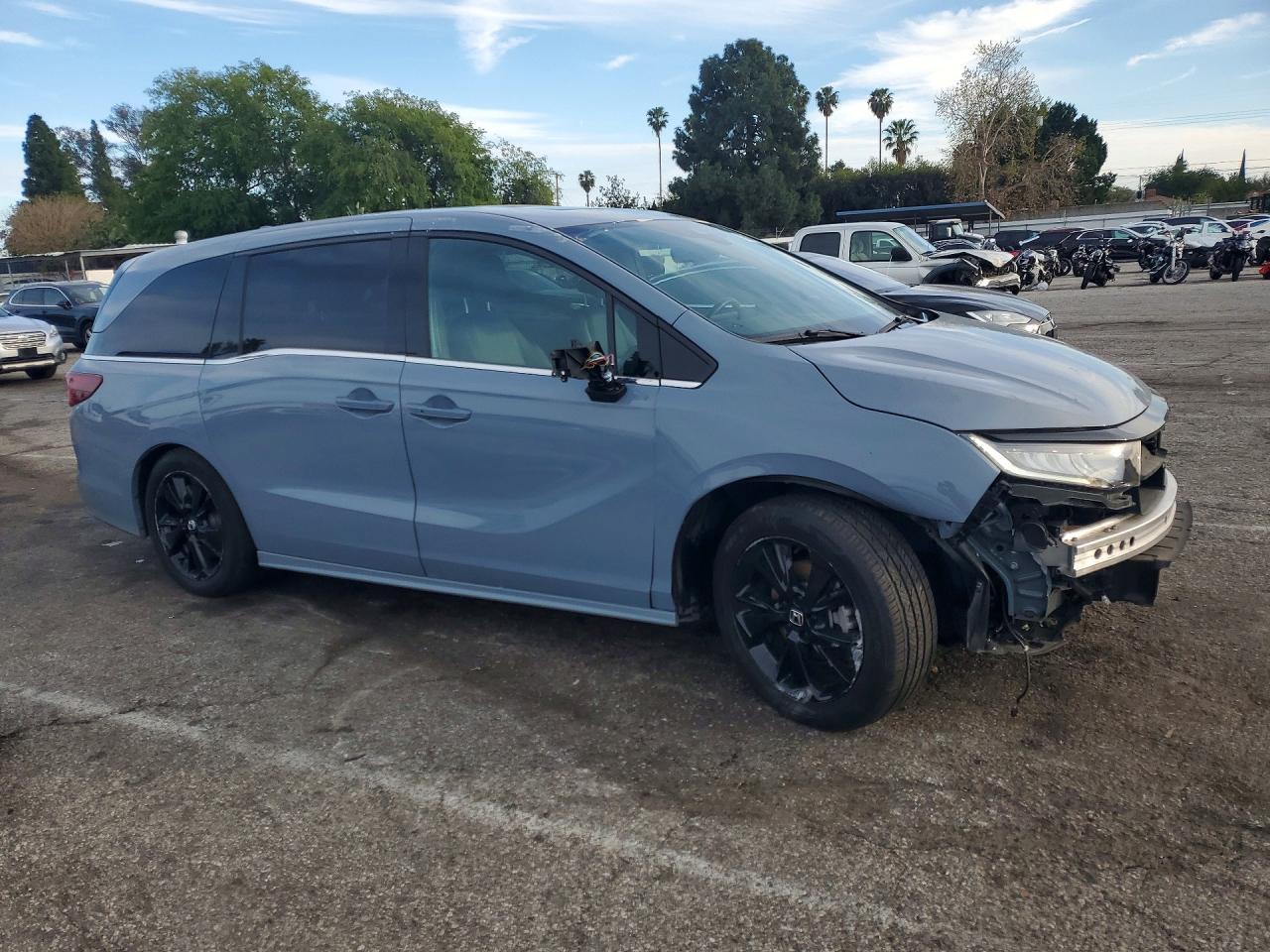 2023 Honda Odyssey Sport-L - Image 4