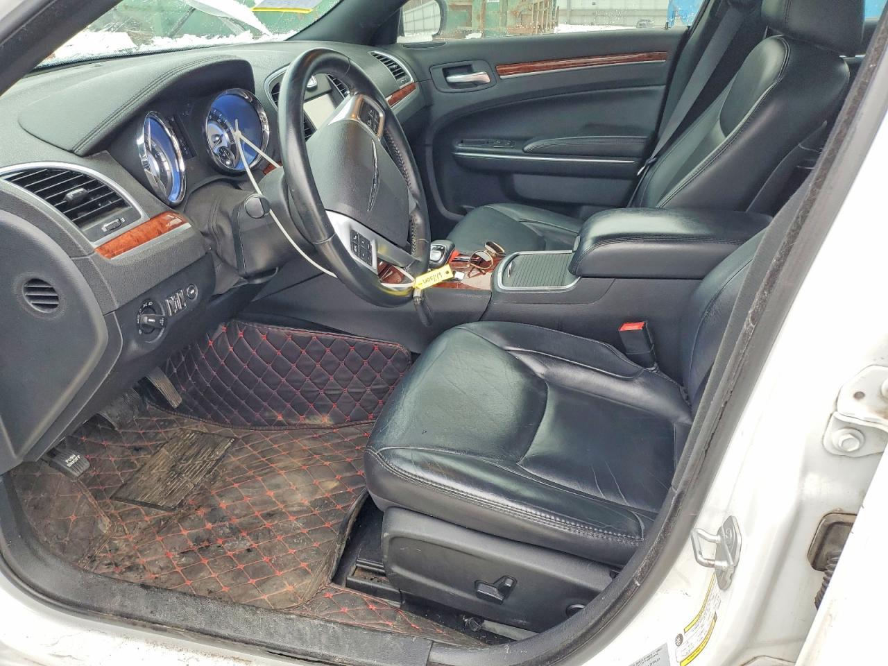 2014 Chrysler 300 - Фото 7