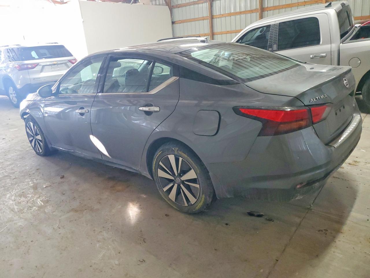 2019 Nissan Altima Sl - Image 2