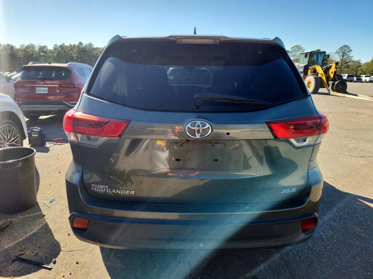2018 Toyota Highlander Se - Image 6