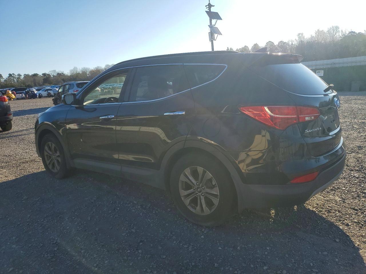 2016 Hyundai Santa Fe Sport 2.4L - Image 2