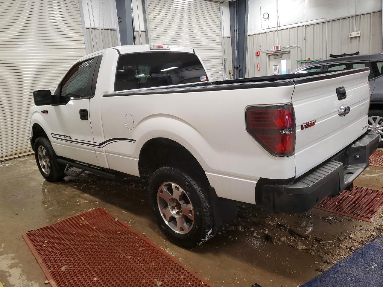 2014 Ford F150 - Фото 2