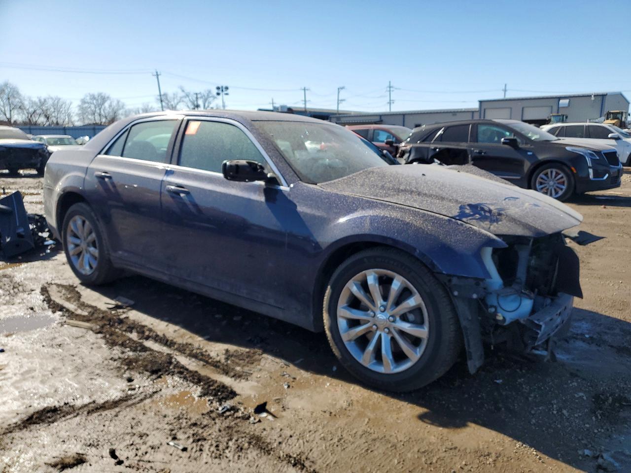 2016 Chrysler 300 Limited - Фото 4