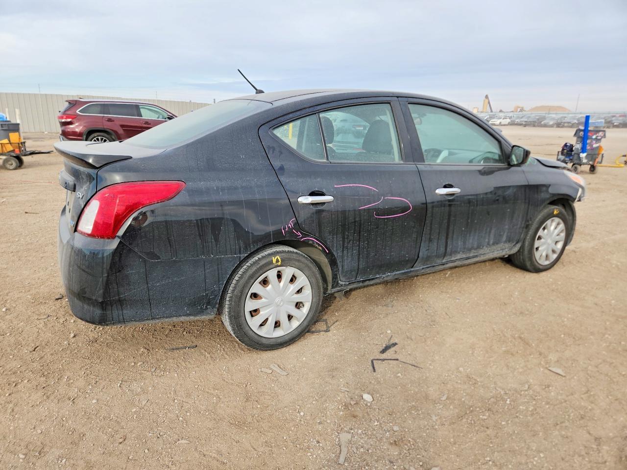 2016 Nissan Versa S - Фото 3