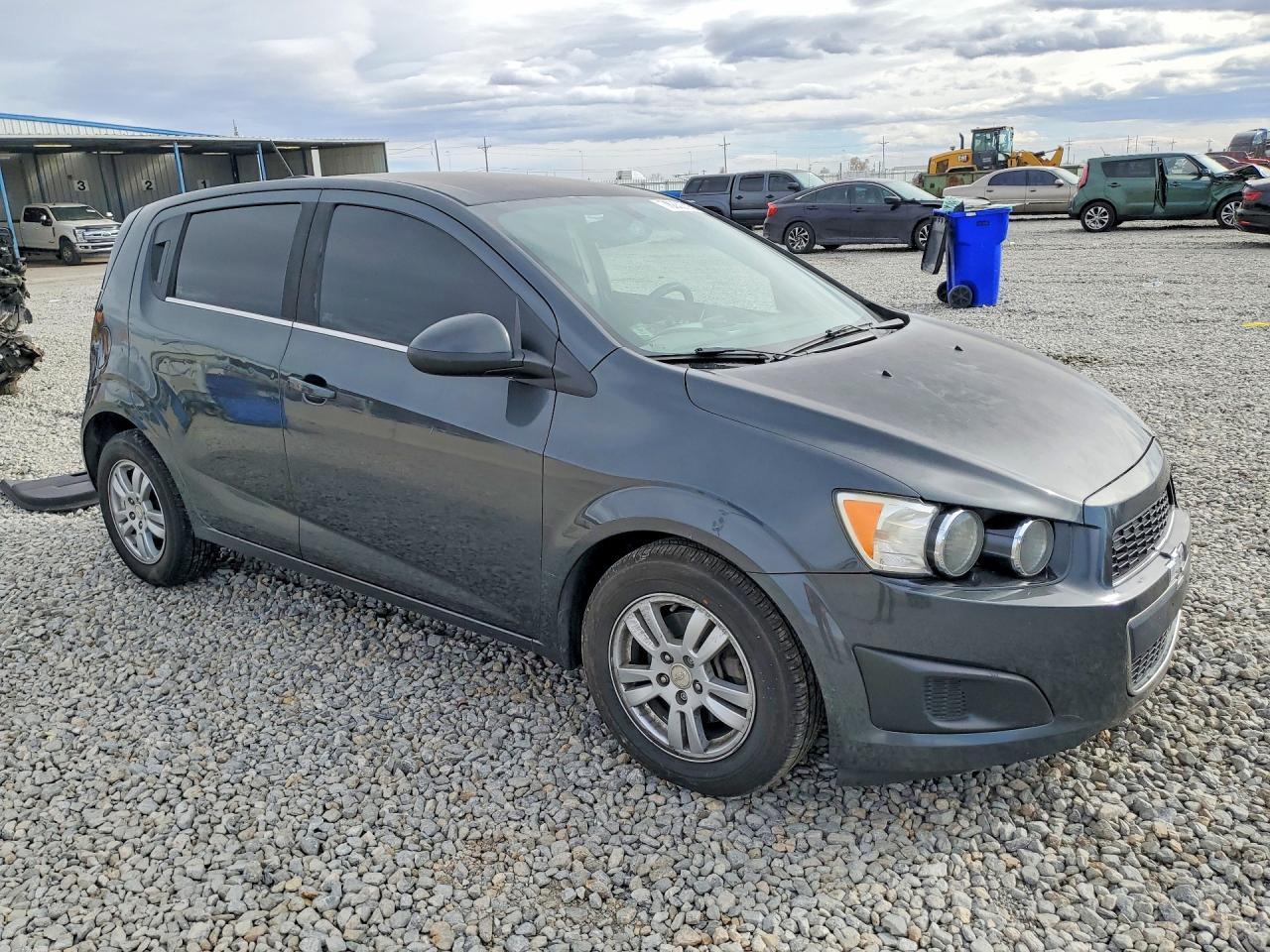 2016 Chevrolet Sonic Lt - Фото 4
