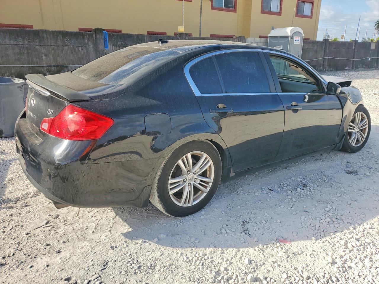 2012 Infiniti G37 Base - Фото 3