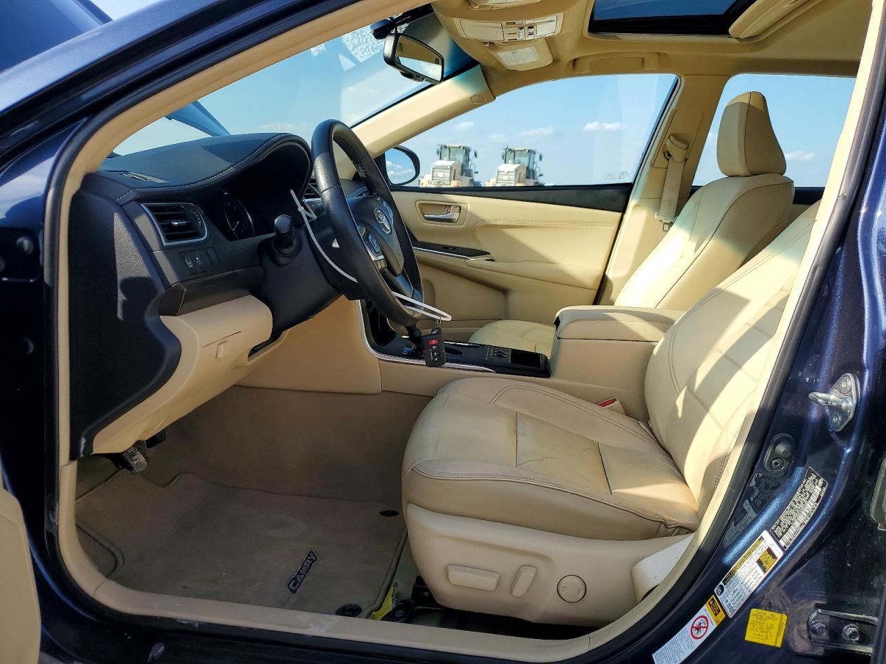 2016 Toyota Camry Le - Image 7