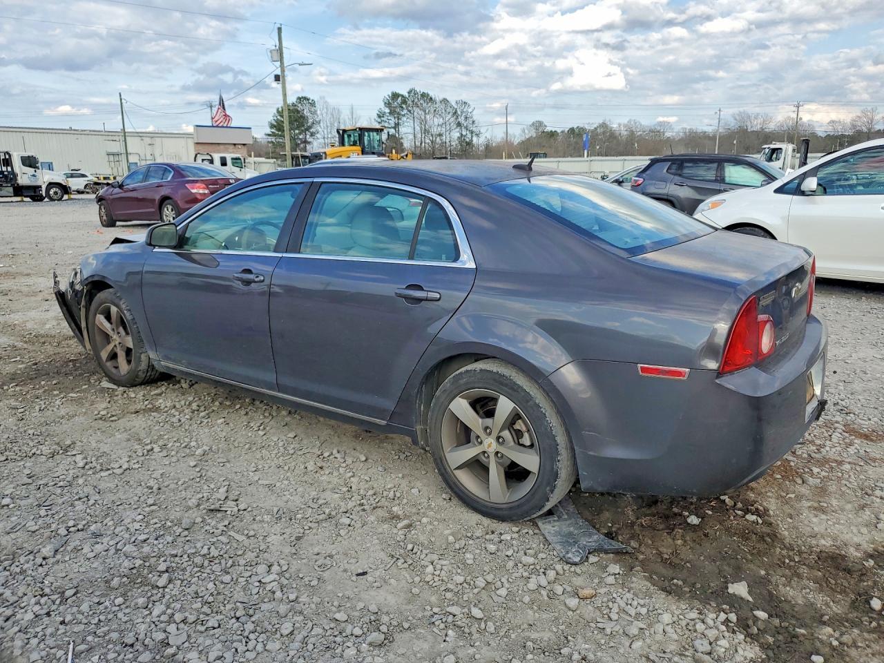 2011 Chevrolet Malibu 1Lt - Image 2