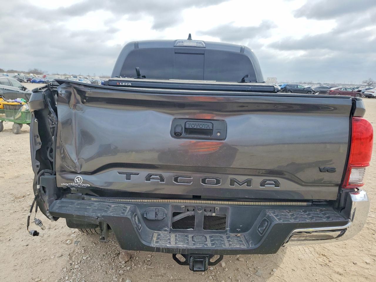 2022 Toyota Tacoma - Фото 6