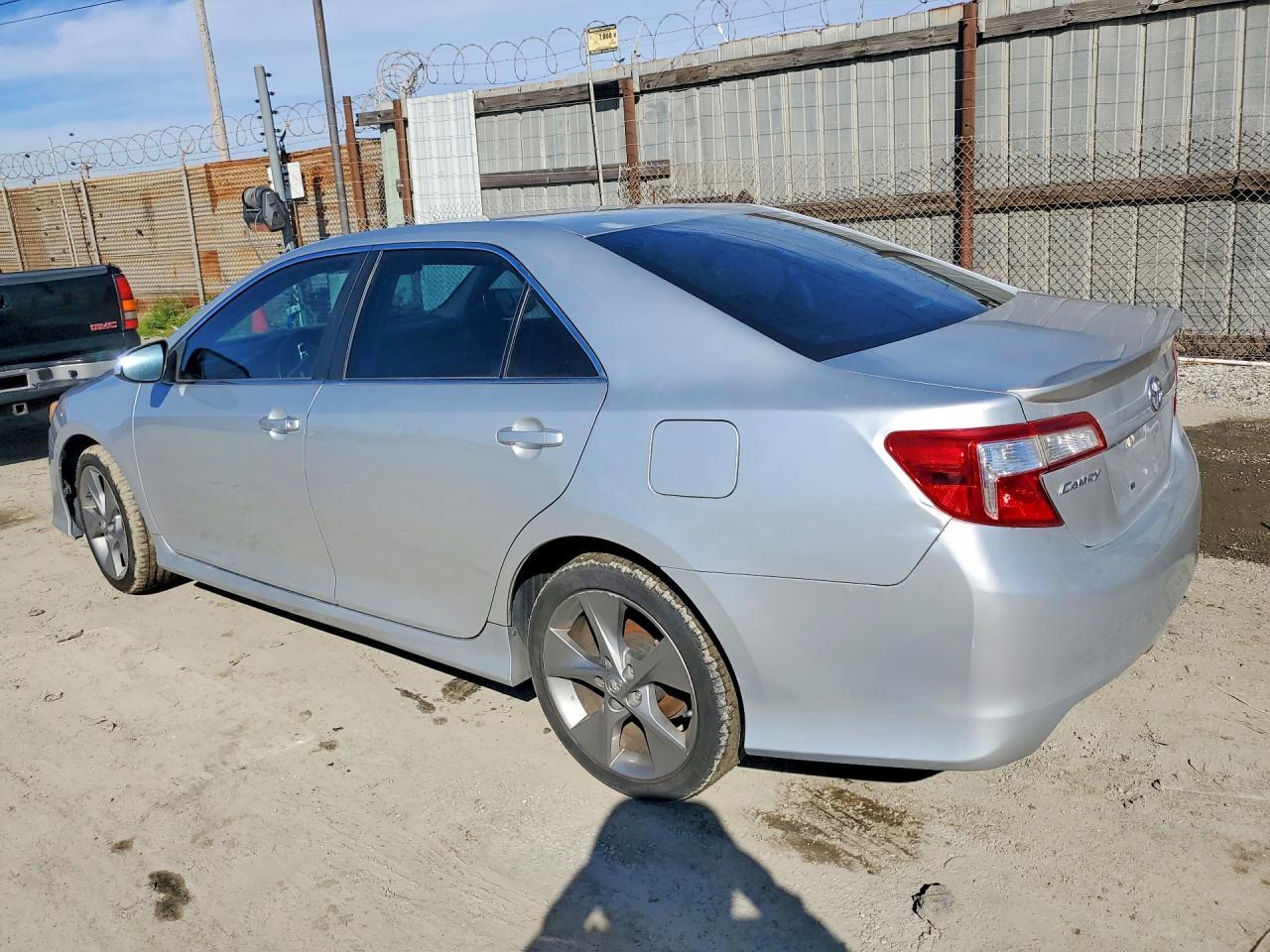 2014 Toyota Camry Se Sport - Фото 2