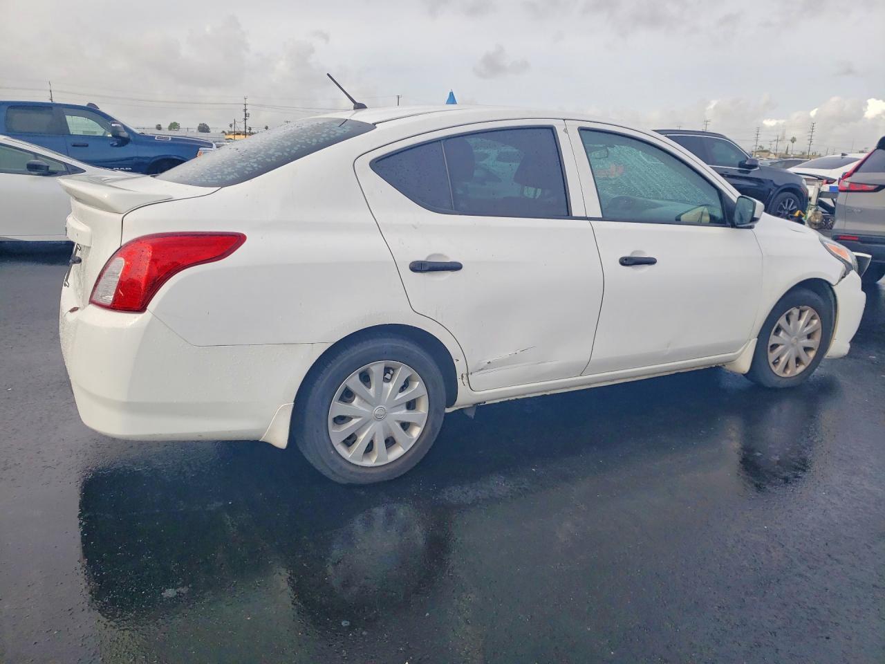 2018 Nissan Versa S - Фото 3