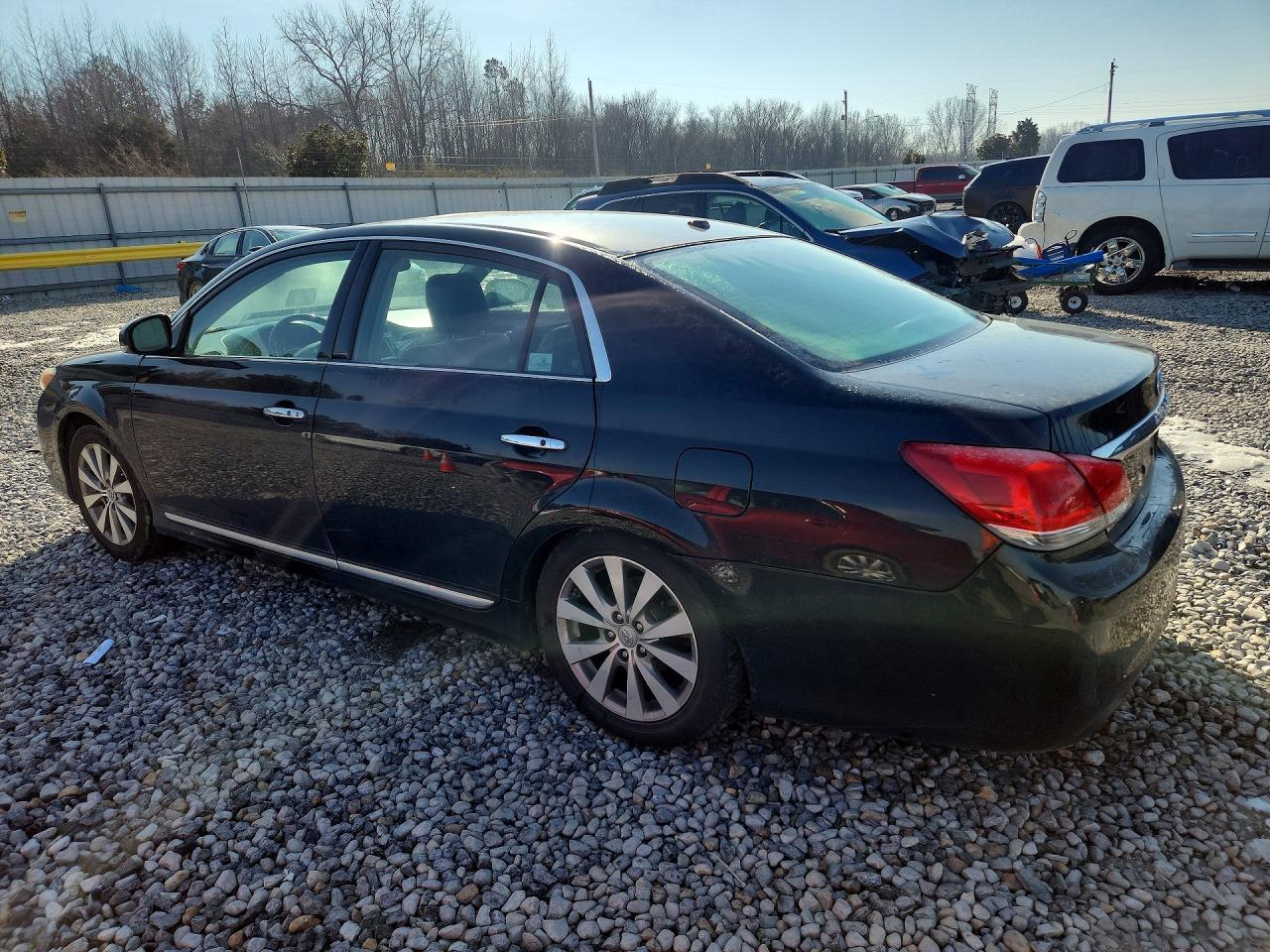 2011 Toyota Avalon Base - Фото 2
