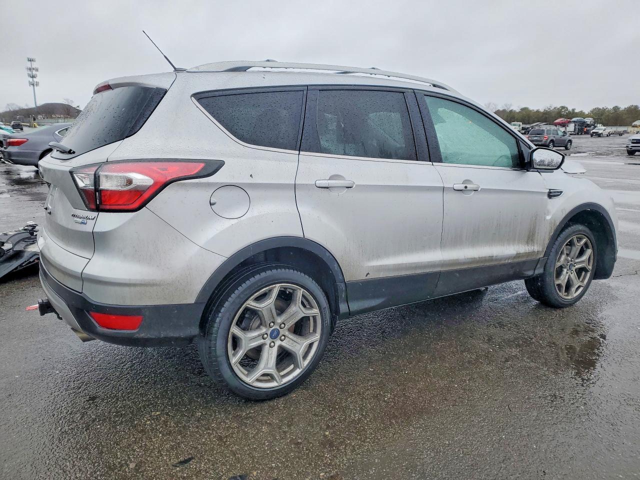 2017 Ford Escape Titanium - Фото 3