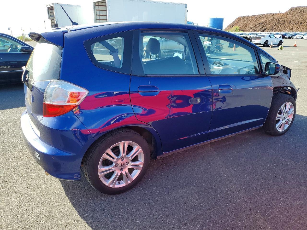 2011 Honda Fit Sport - Фото 3