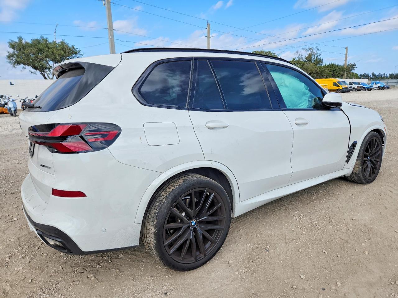 2025 BMW X5 xDrive40I - Image 3
