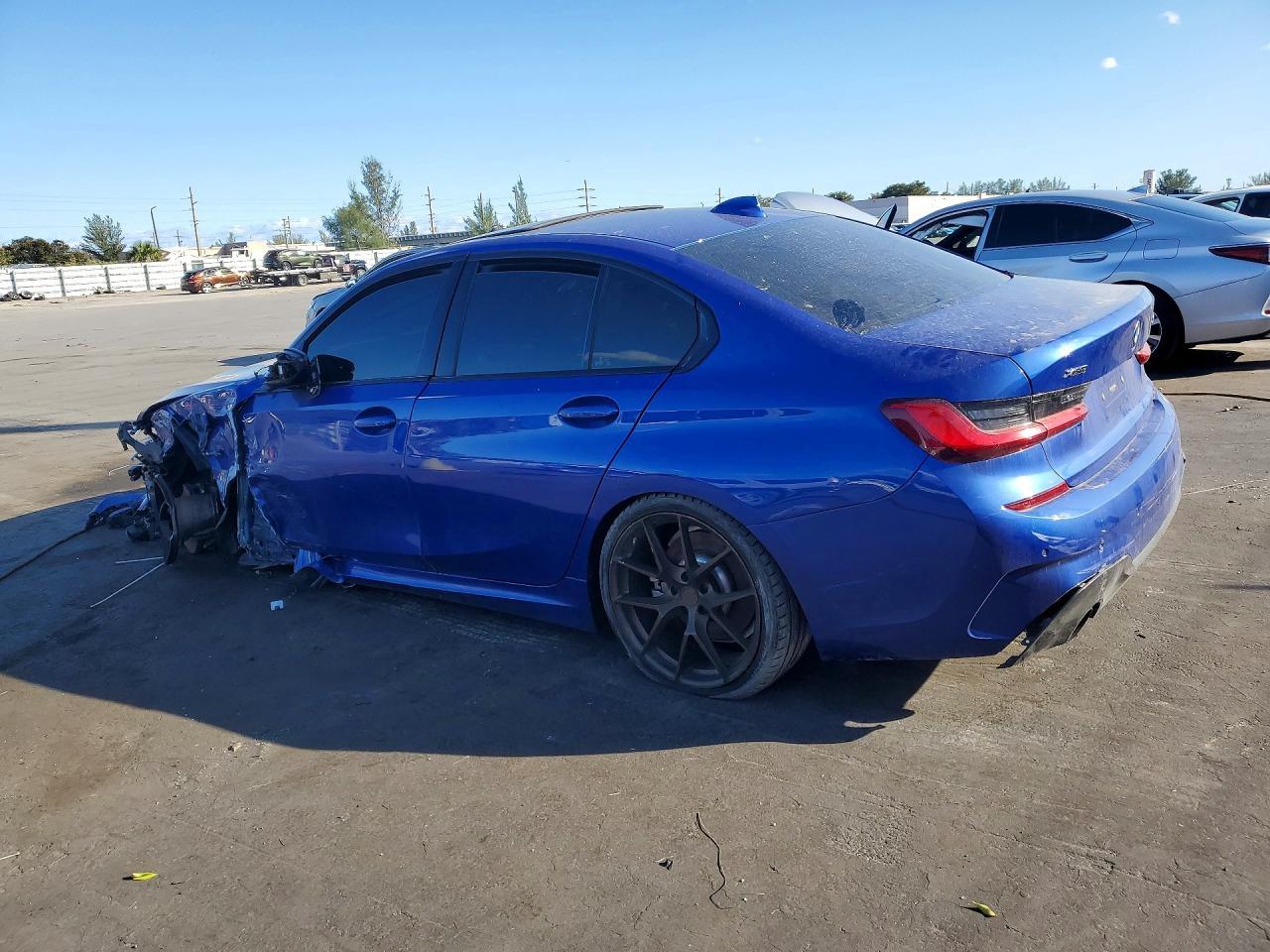 2019 BMW 330Xi - Image 2