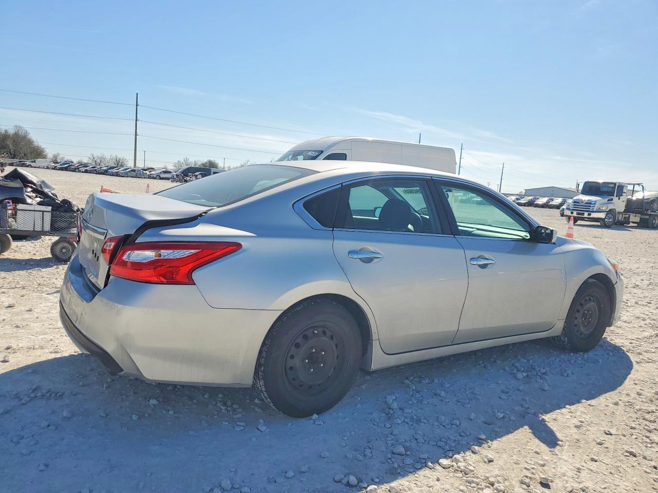 2016 Nissan Altima 2.5 S - Фото 3