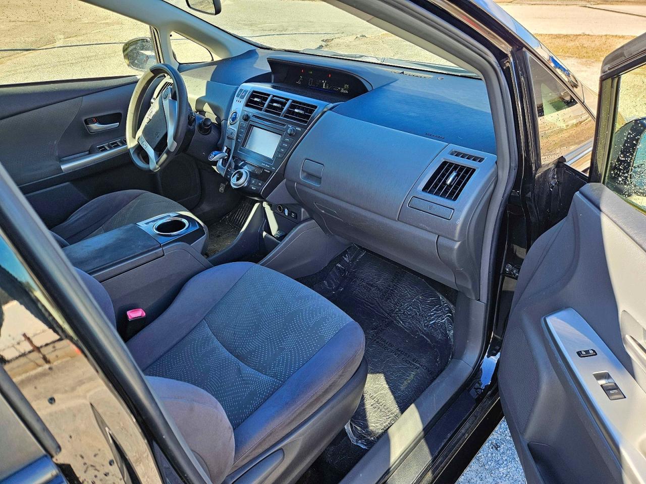 2012 Toyota Prius V - Image 5