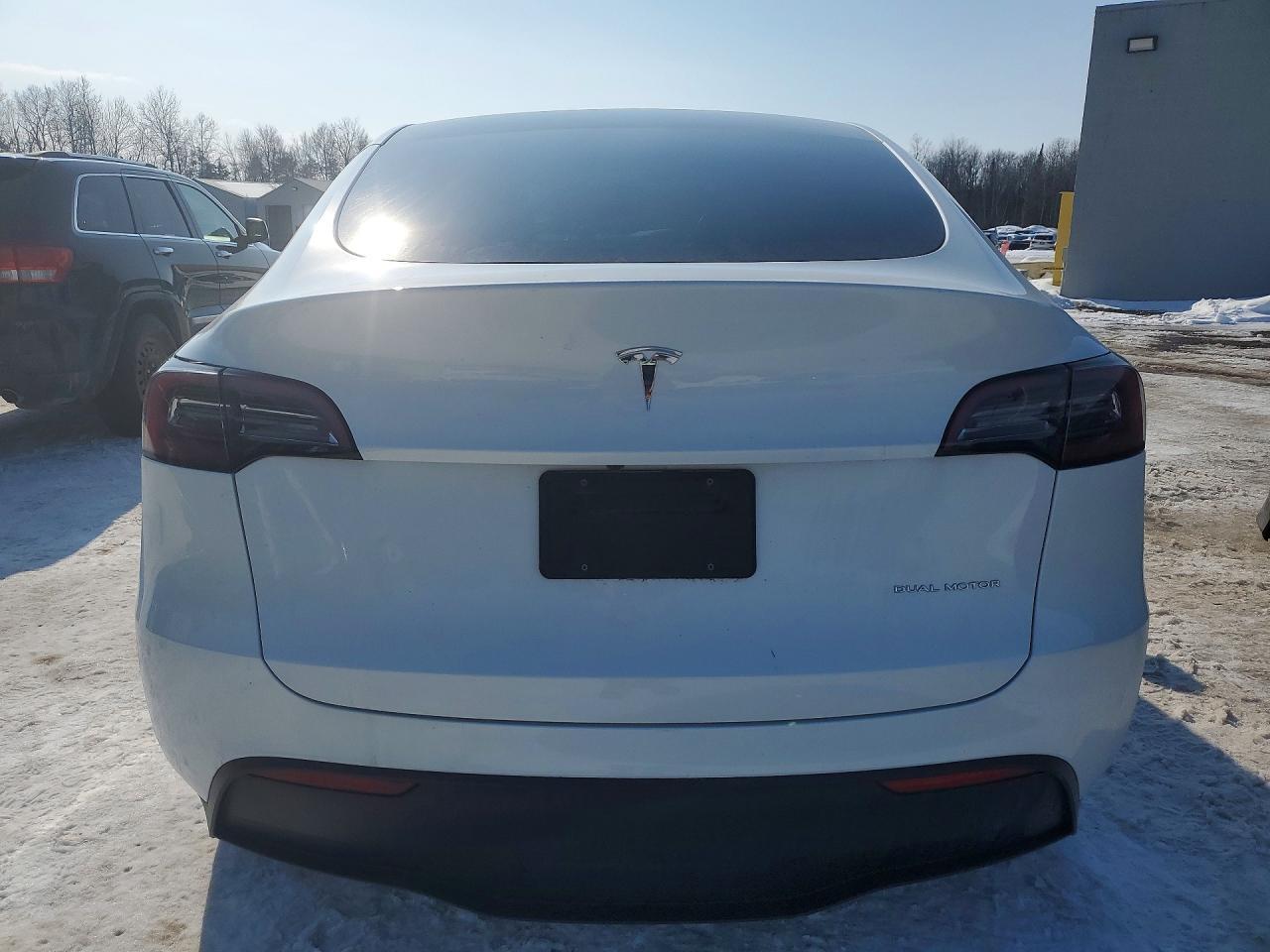 2023 Tesla Model Y - Image 6
