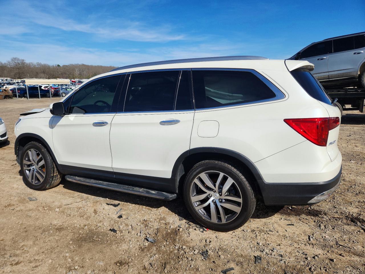 2017 Honda Pilot Elite - Фото 2