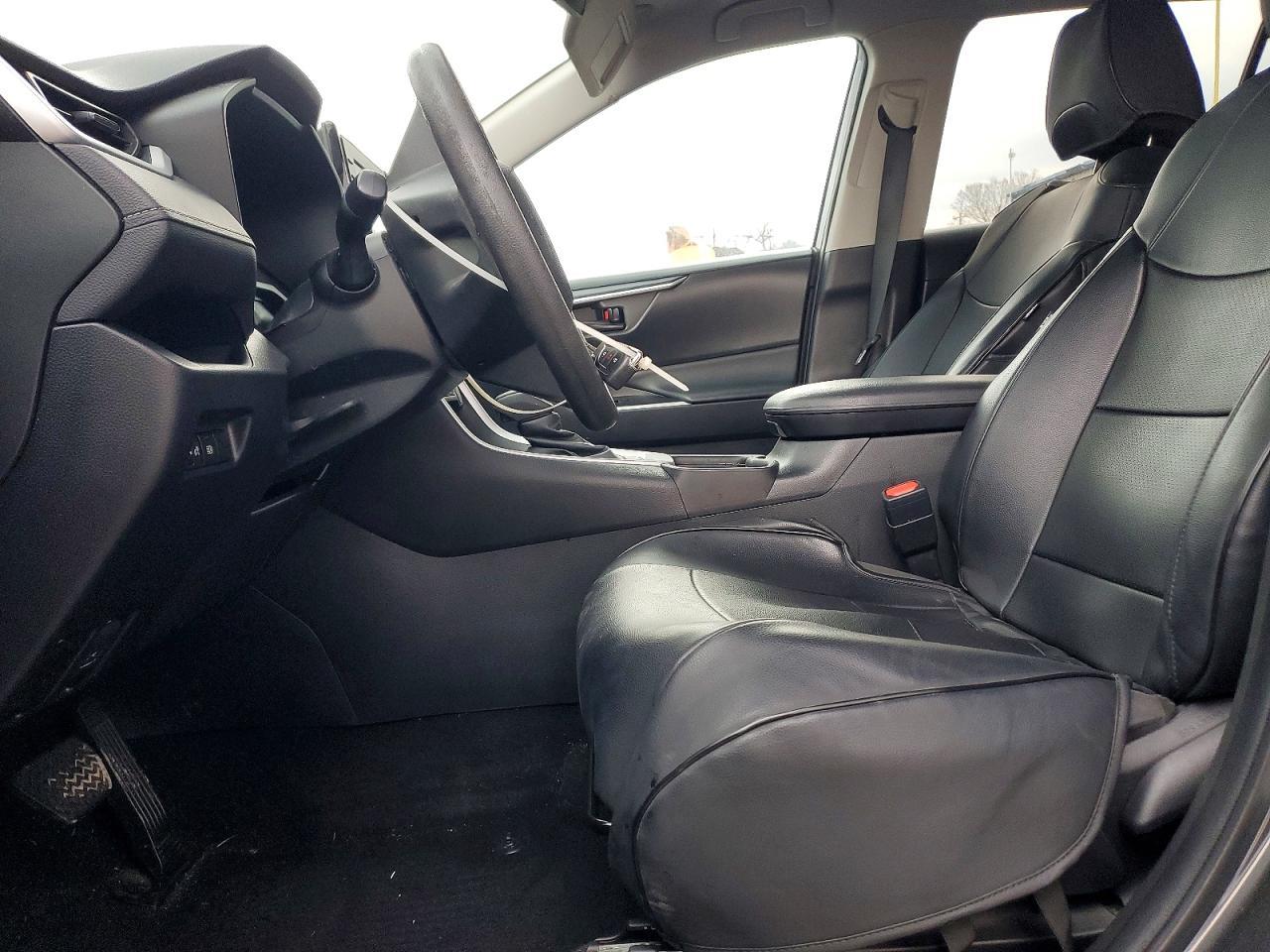 2022 Toyt Rav4 Le - Image 7