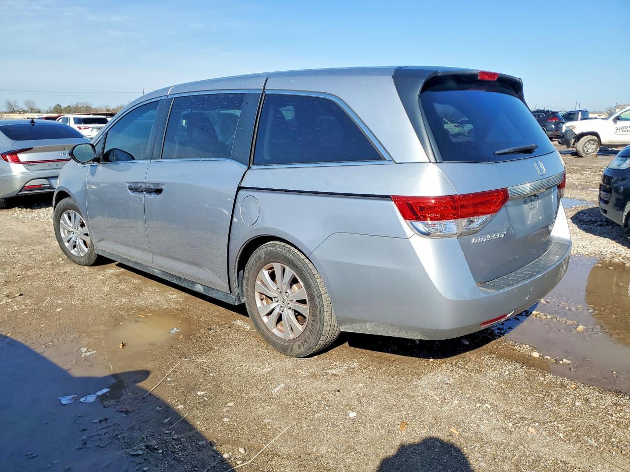 2016 Honda Odyssey Lx - Image 2