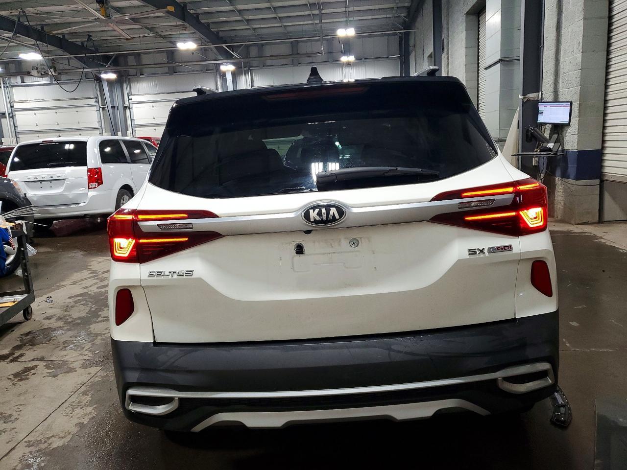 2021 Kia Seltos Sx Turbo - Фото 6