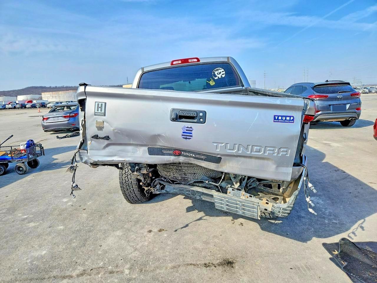 2014 Toyota Tundra Crewmax Sr5 - Image 6