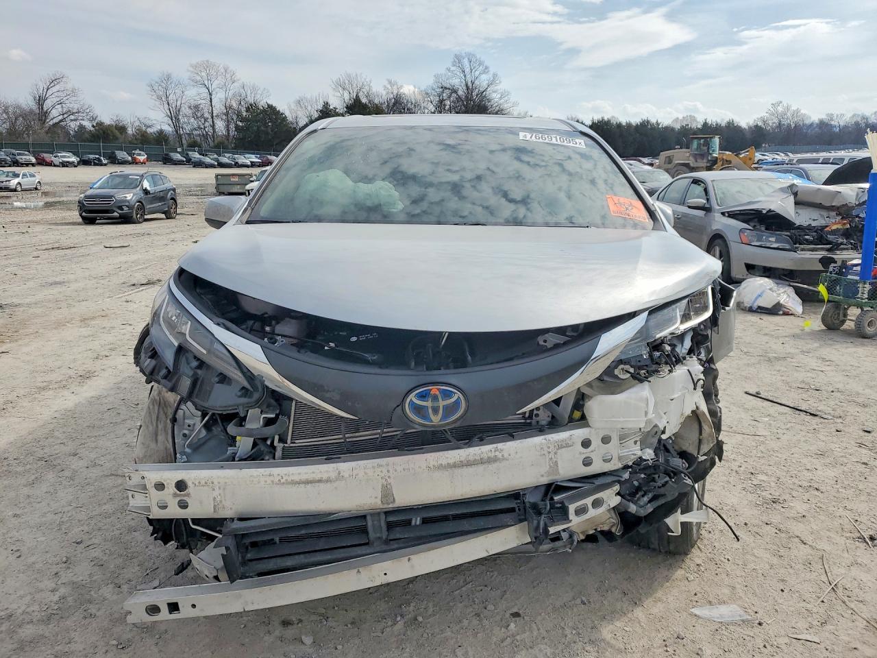 2022 Toyota Sienna Xle - Фото 5
