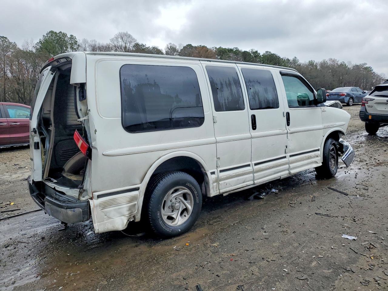 2003 Chevrolet Express G1500 - Фото 3