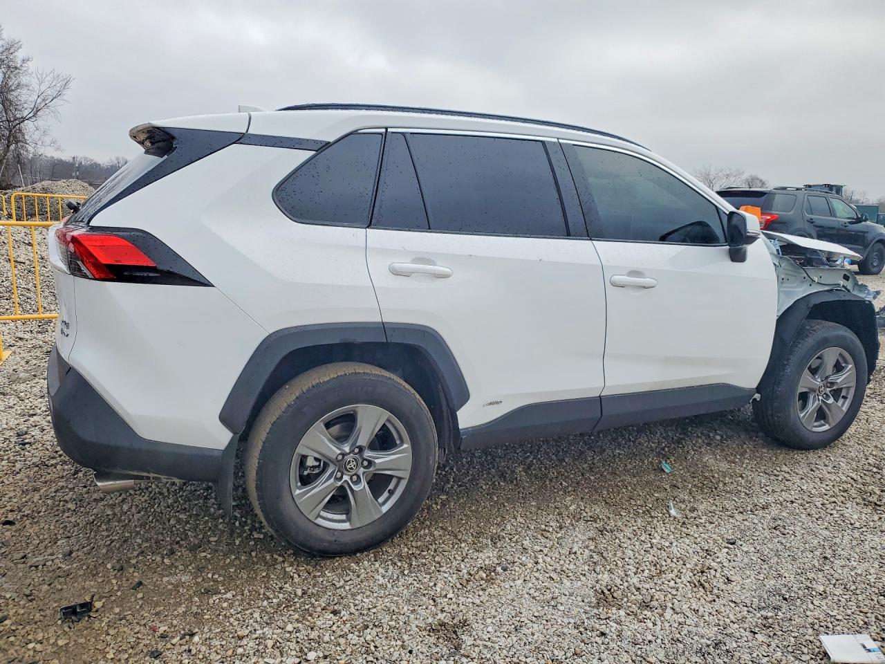 2025 Toyota Rav4 Xle - Фото 3