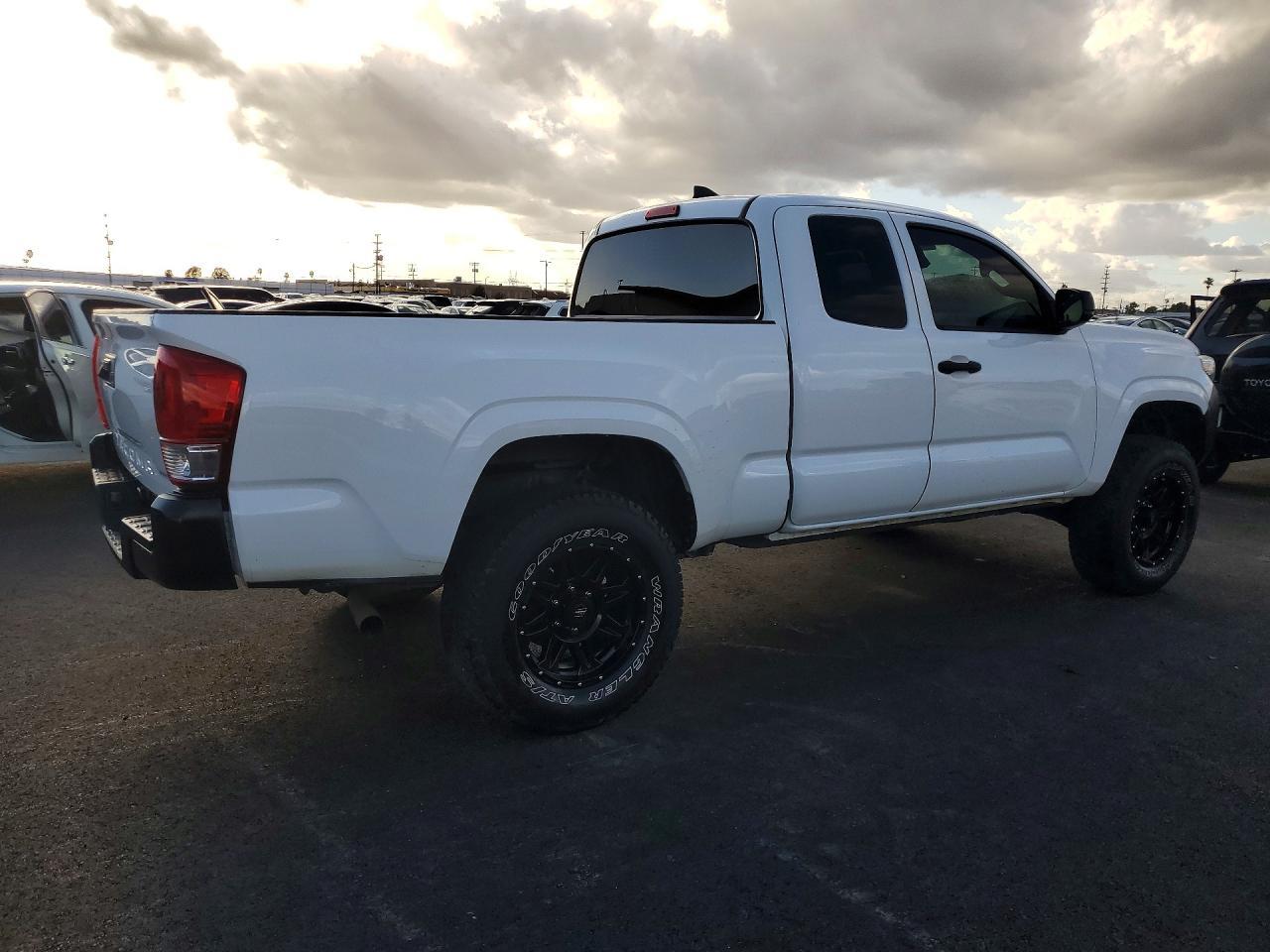 2019 Toyota Tacoma Access Cab - Фото 3