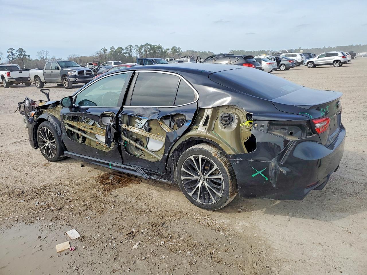 2018 Toyota Camry L - Фото 2