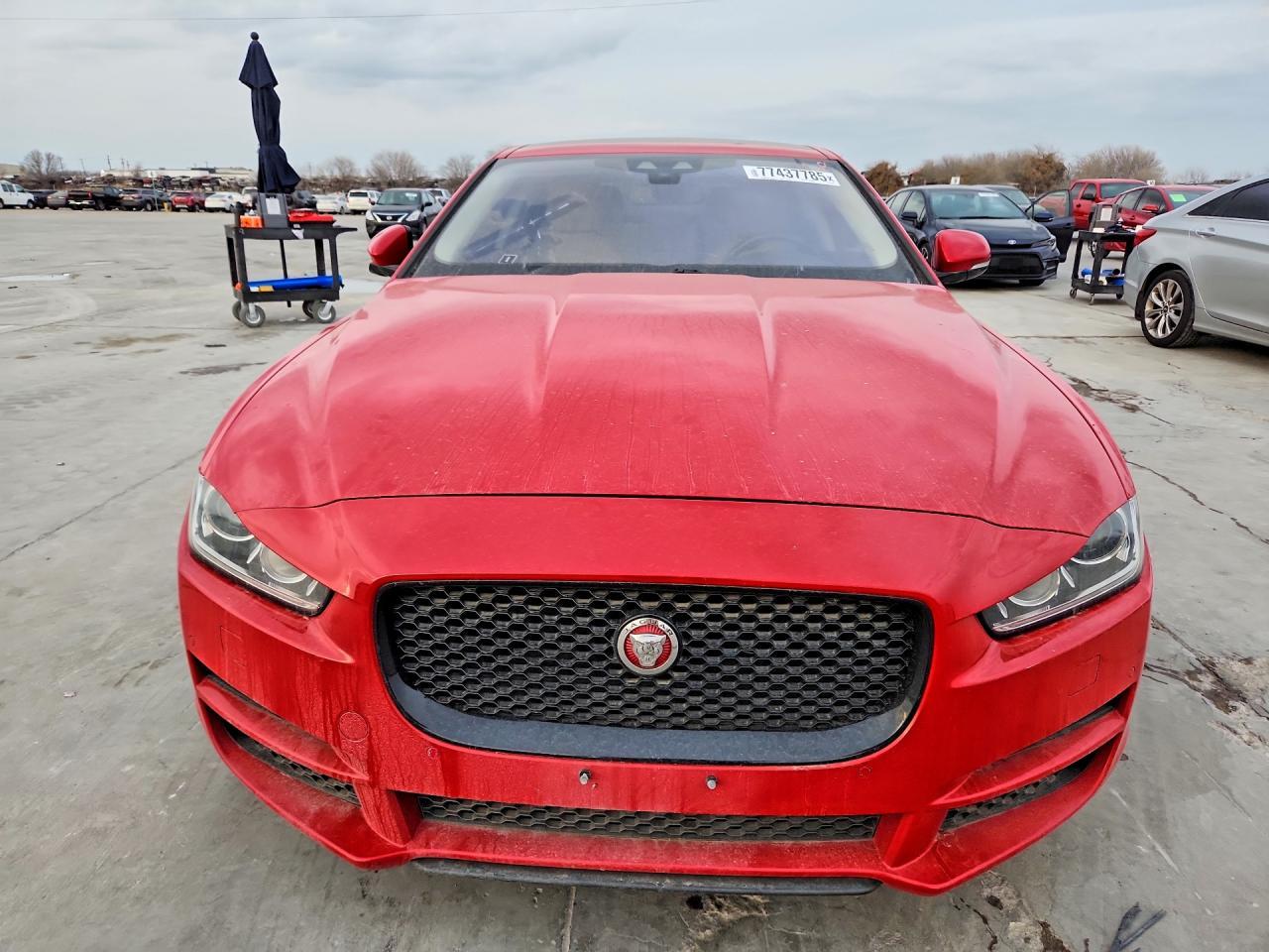 2018 Jaguar Xe Prestige 2Wd 25T 4C 4D Sedan - Фото 5