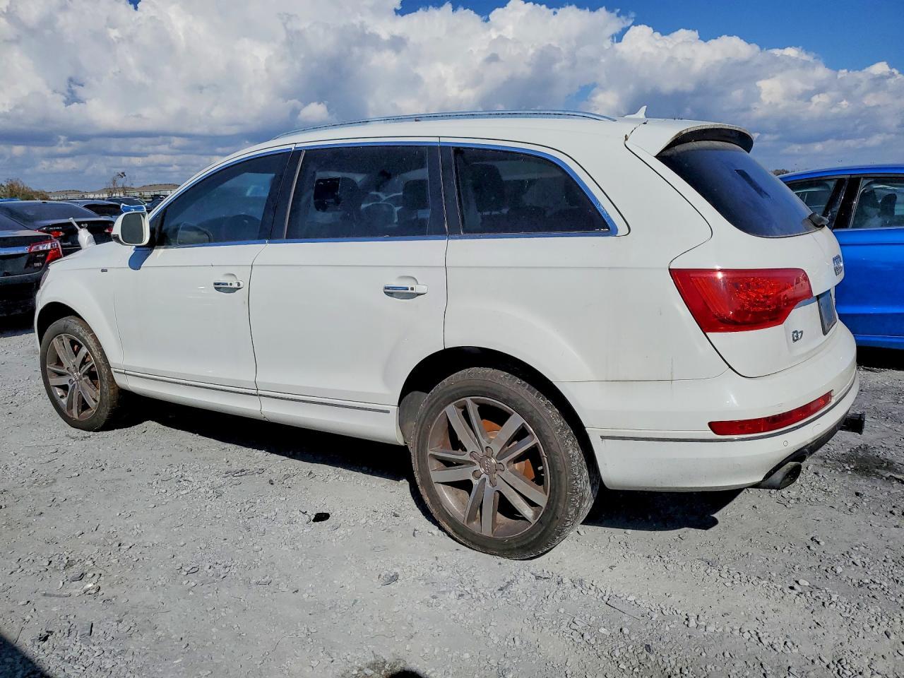 2015 Audi Q7 Premium Plus - Image 2