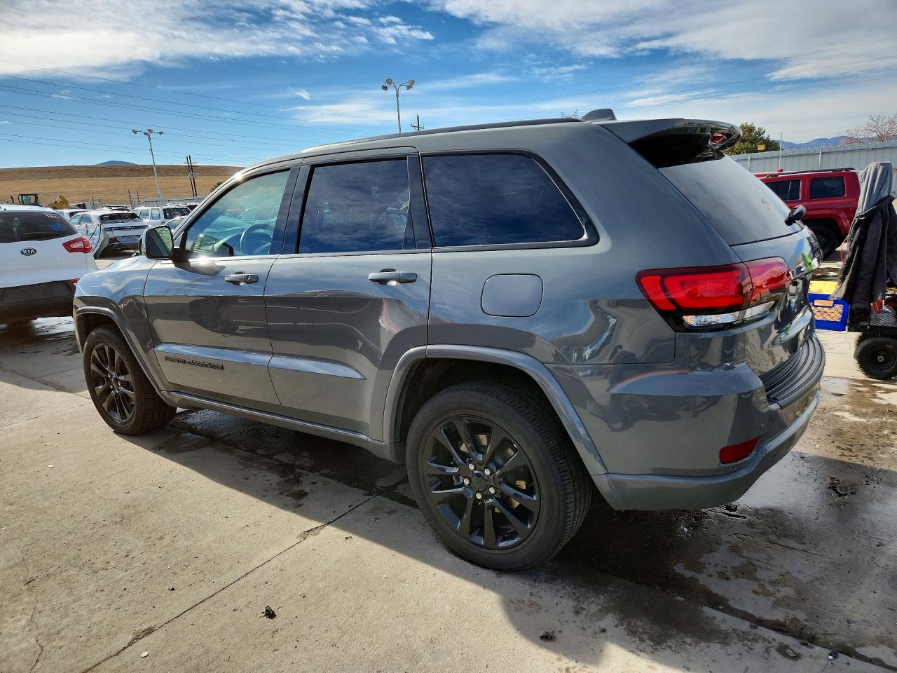 2021 Jeep Grand Cherokee Laredo - Фото 2
