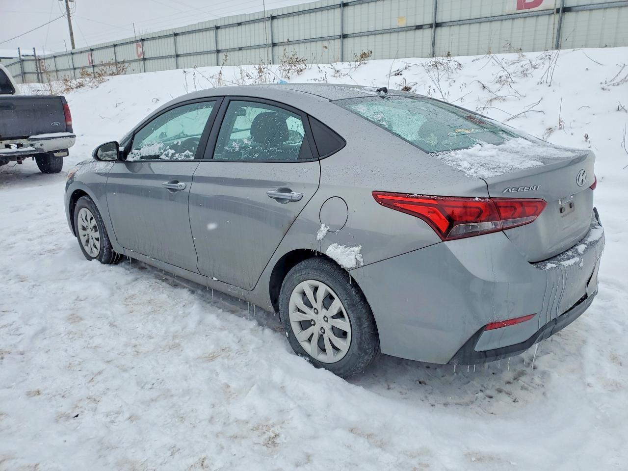 2022 Hyundai Accent Se - Фото 2