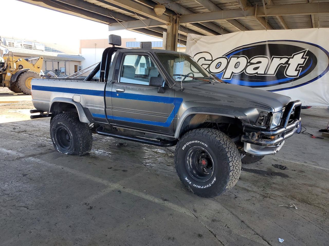 1988 Toyota Pickup Base - Фото 4
