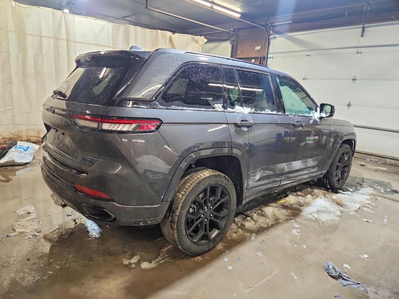 2023 Jeep Grand Cherokee Limited 4Xe - Image 3