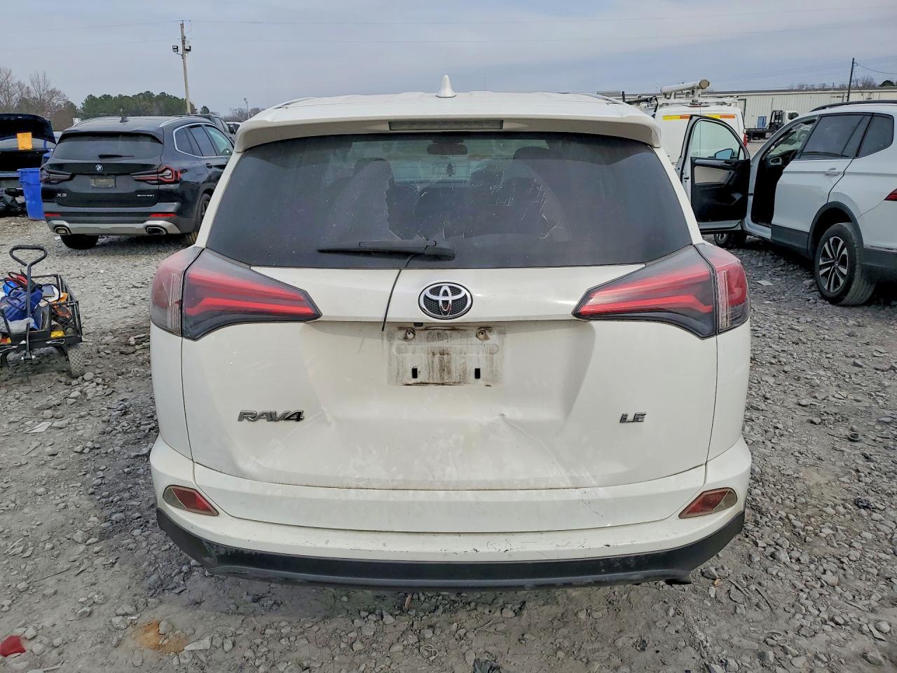 2018 Toyota Rav4 Le - Image 6